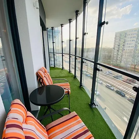 Gustowny Na Woli アパート *